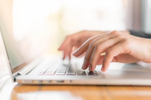 closeup-of-business-woman-hand-typing-on-laptop-keyboard_1232-4331.jpg
